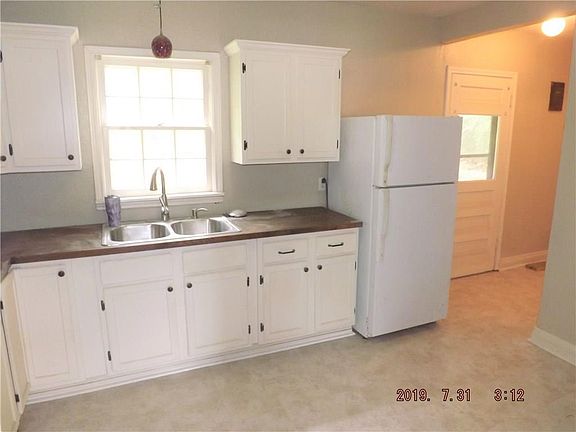 5th image of 1318 W Nelson St