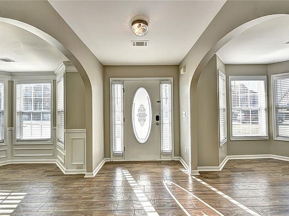 3rd image of 782 Kaitlyn Dr