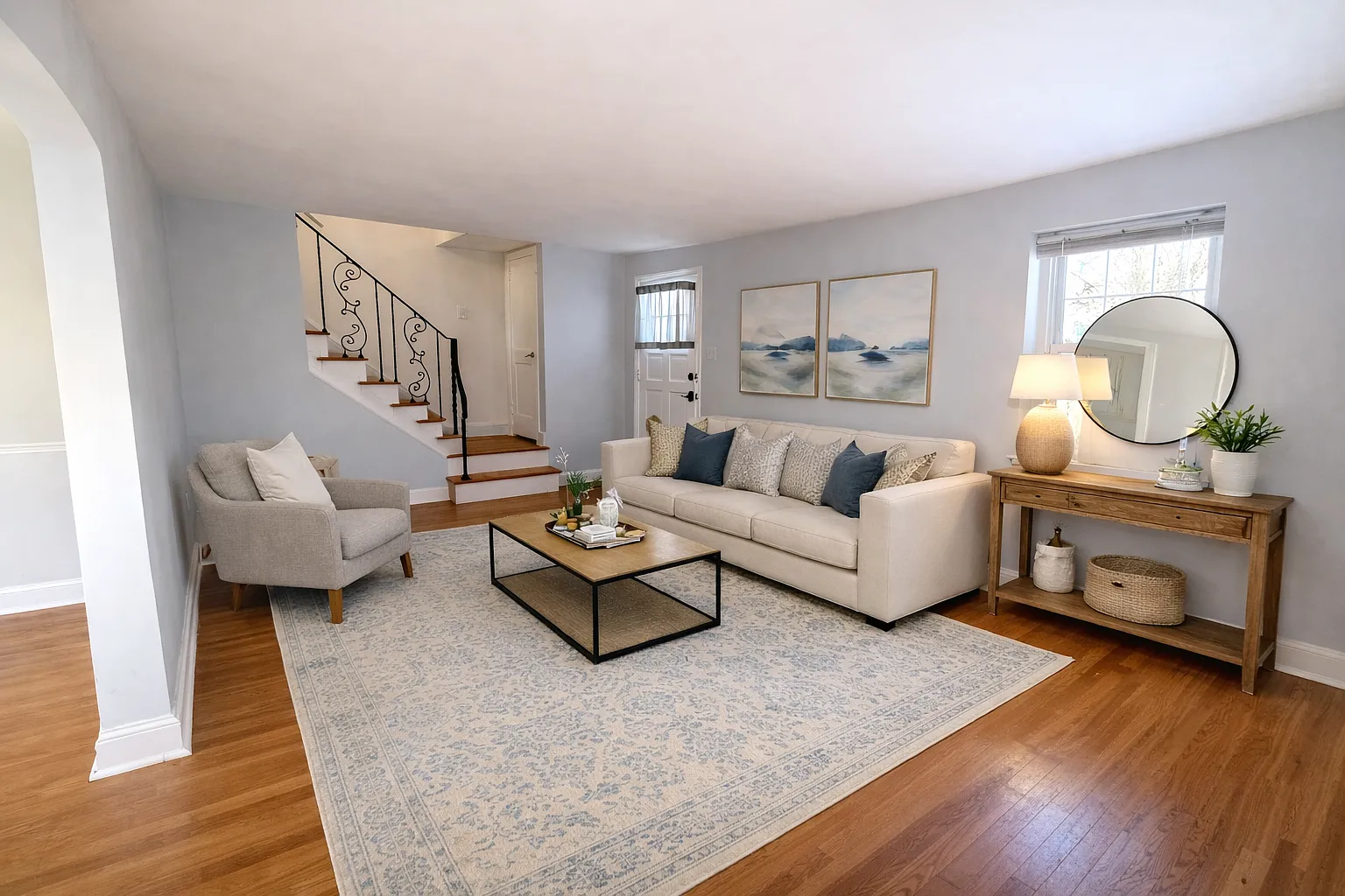 3 bed, 1320 sqft, $3,200 — Photo 2
