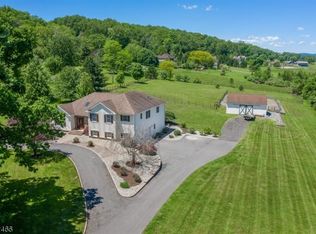 11 Pine Hill Rd, Annandale, NJ 08801