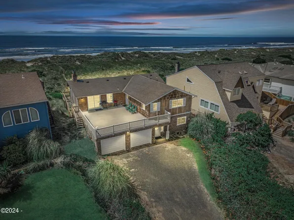 1310 NW Oceania Dr, Waldport, OR 97394