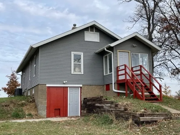 5082 Geneva Ave, Newton, IA 50208