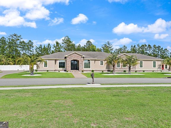 2nd image of 240 Belmont Cir