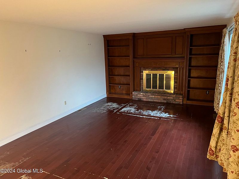 5th image of 86 Hawthorn Drive