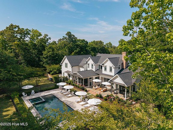 3rd image of 910 Johns Orchard Lane