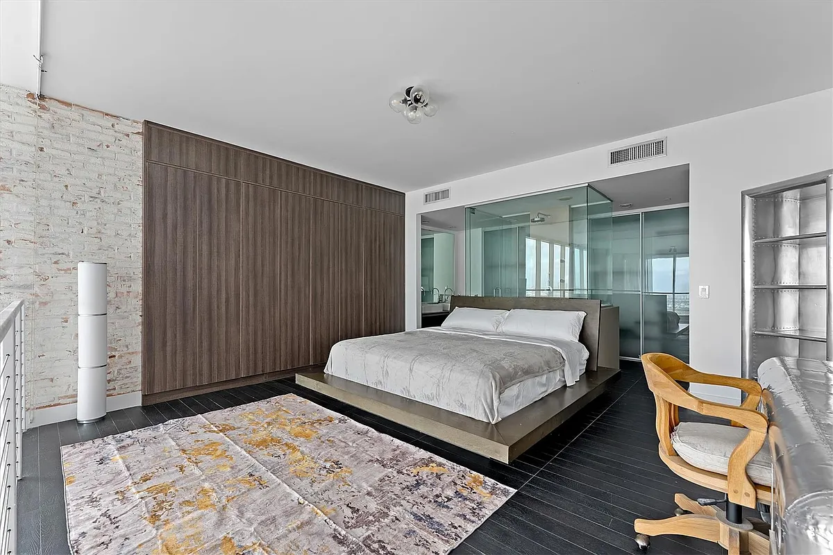 Building Photo - 1040 Biscayne Blvd #2101