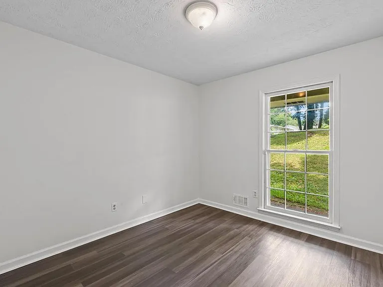 246 Barbara Ln SW — Photo 27
