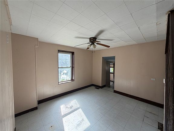 4th image of 519 1st St