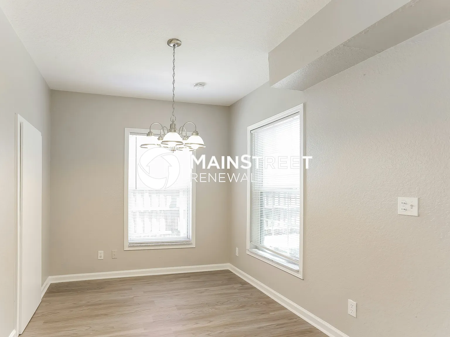 2900 Freemont Terrace S — Photo 4
