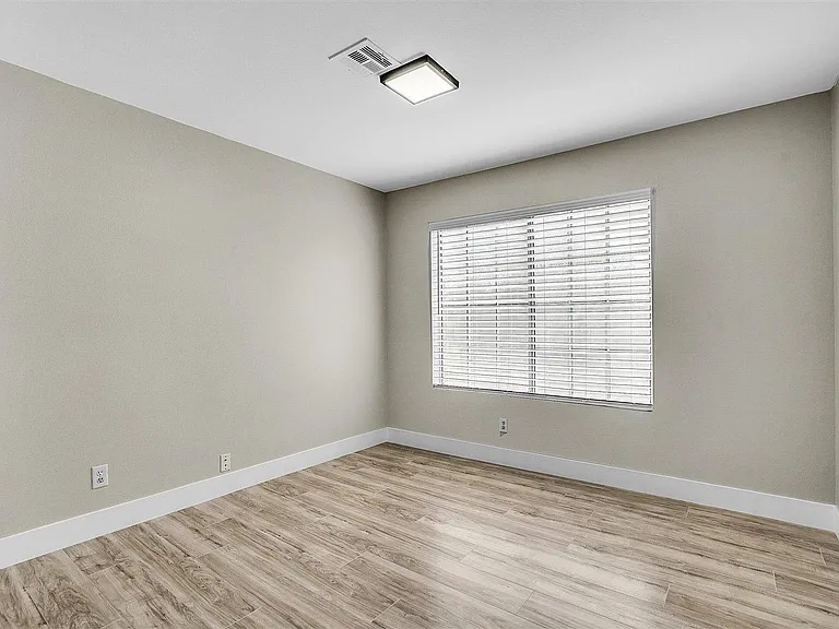 7705 Sea Wind Dr — Photo 20