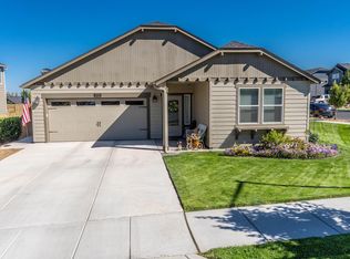 4725 SW Volcano View Way, Redmond, OR 97756