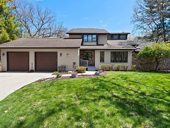 3rd image of 125 Traders Point Ln