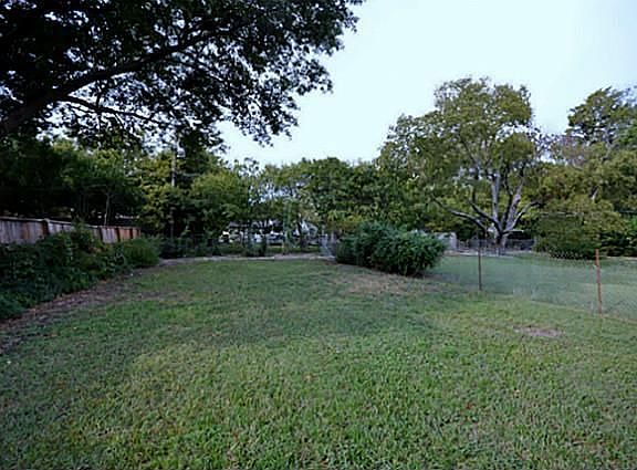 4th image of 1427 Verano Dr