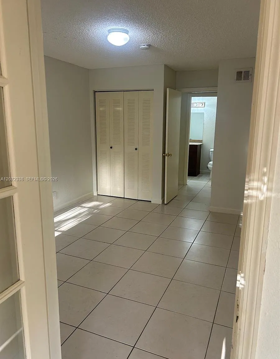 Coral Key Condo — Photo 2