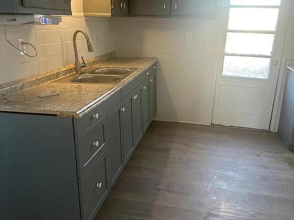 5th image of 118 Kentucky St