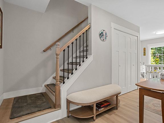 3rd image of 34 Perkins Ct