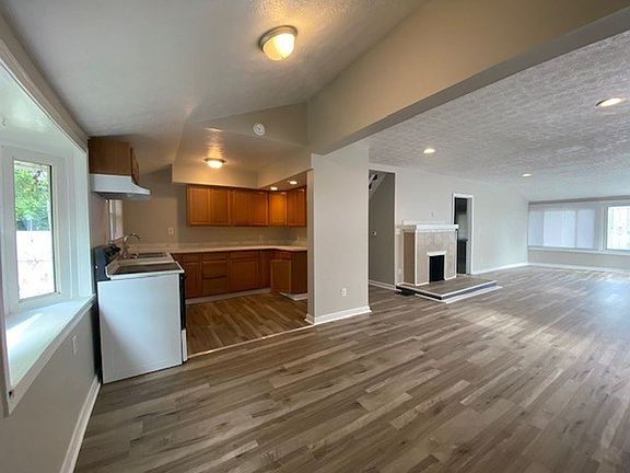 5th image of 6046 2nd Ave