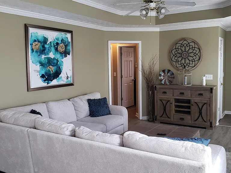 1113 Stafford Dr — Photo 4