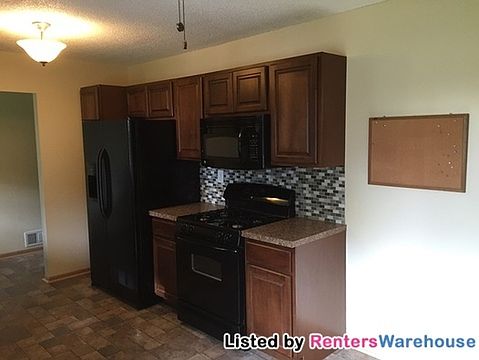 5th image of 1101 Cedarwood Dr
