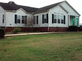 561 5th St SW, Wedowee, AL 36278