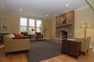 1st image of 1495 Oakwood Ave