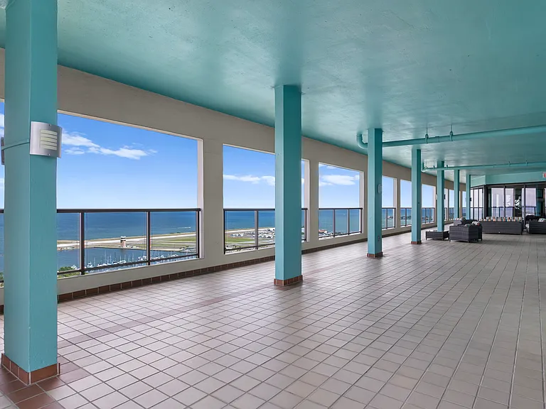 1 Beach Dr SE #1112 — Photo 37