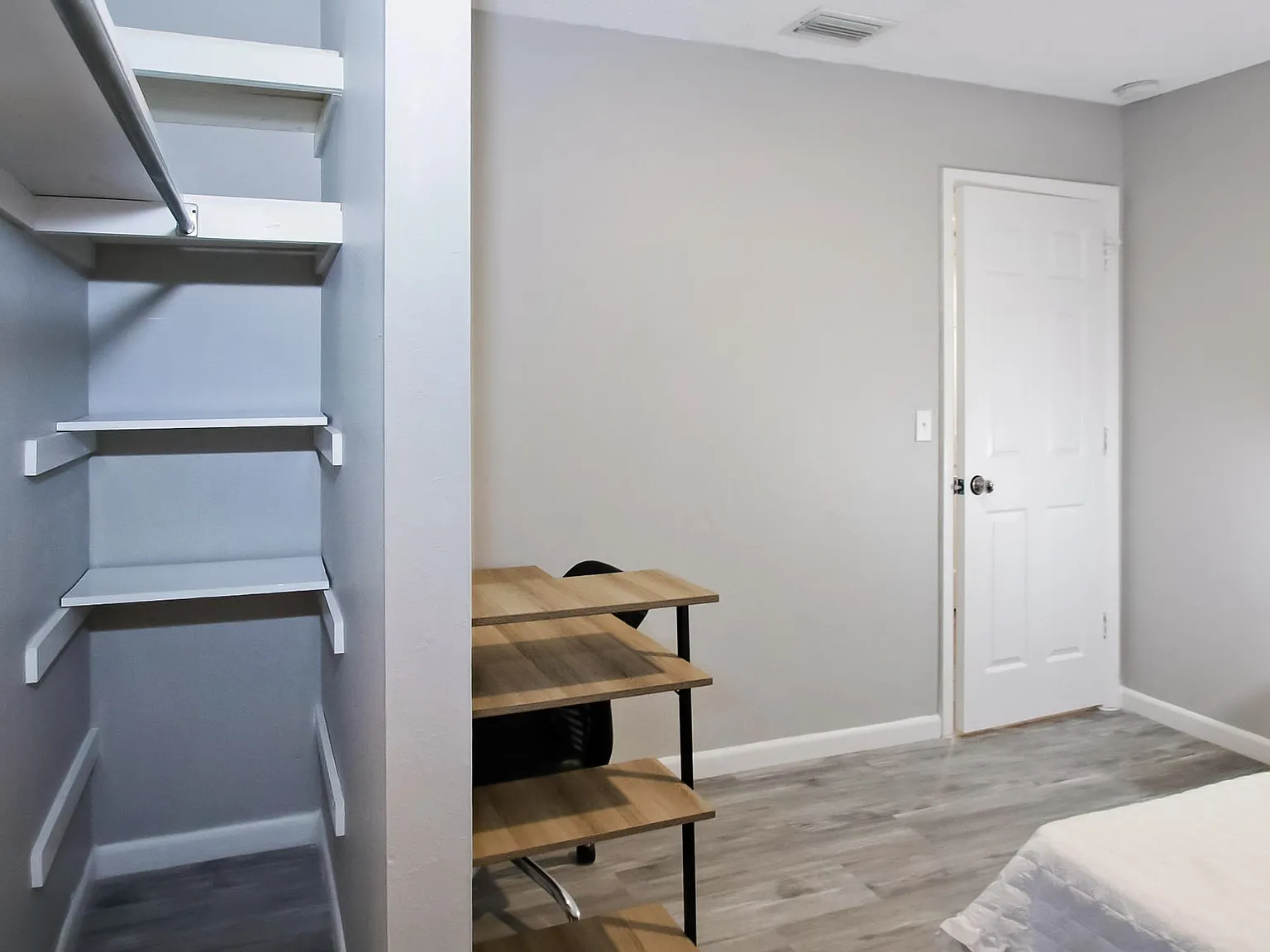 4 bed, 2.0 bath, 1638 sqft, $892 — Photo 3