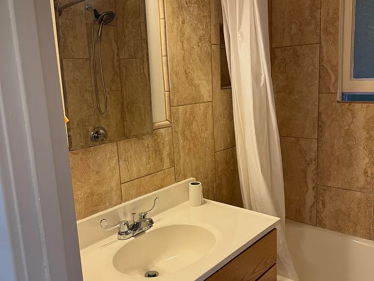 970 Bay St #2 — Photo 15