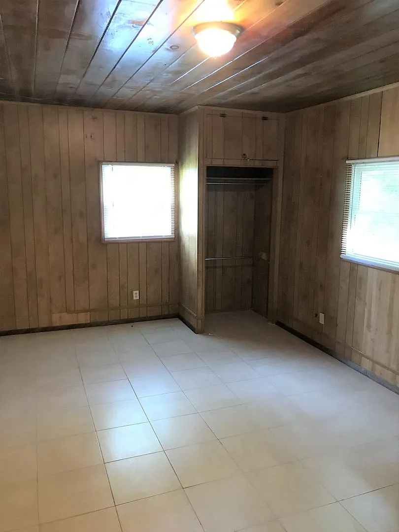 5 Bedroom Home Walking Distance to FSU! Pre-Lease August 2027! — Photo 4