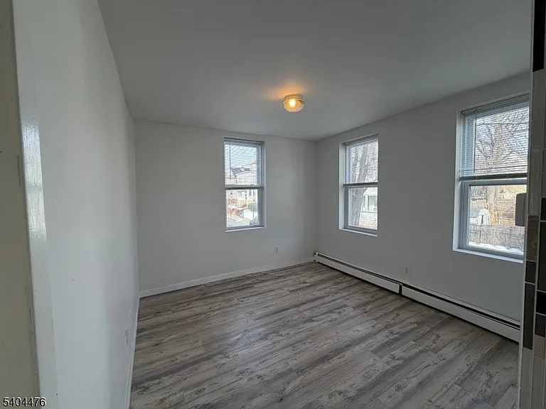 114 Center St #4 — Photo 4