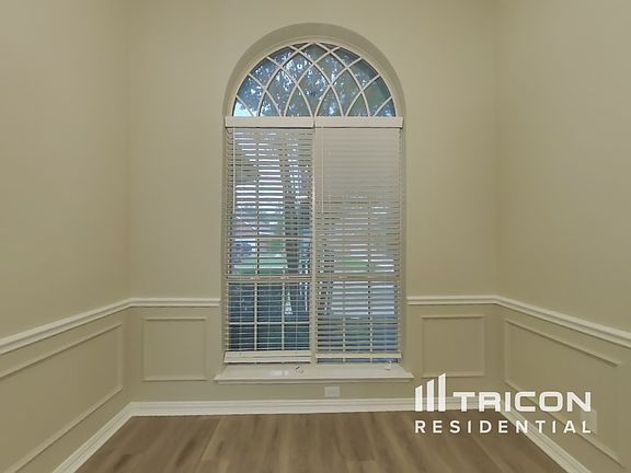 3rd image of 8128 Mount Shasta Cir