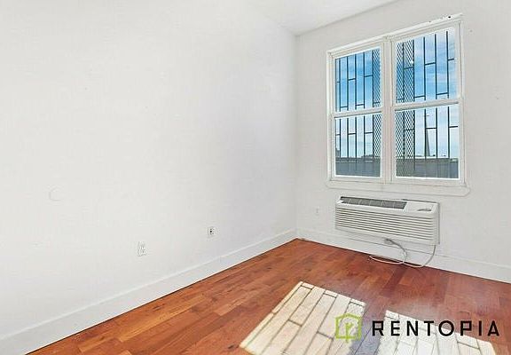 4th image of 589 Central Ave #2B