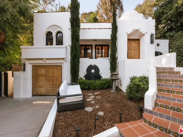 8061 Woodland Ln, Los Angeles, CA 90046