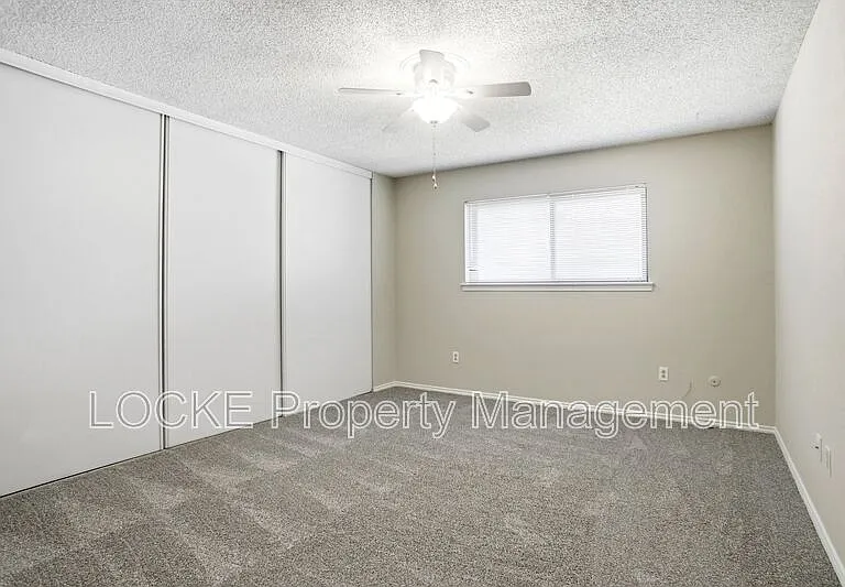 4917 Ledgestone Dr — Photo 11