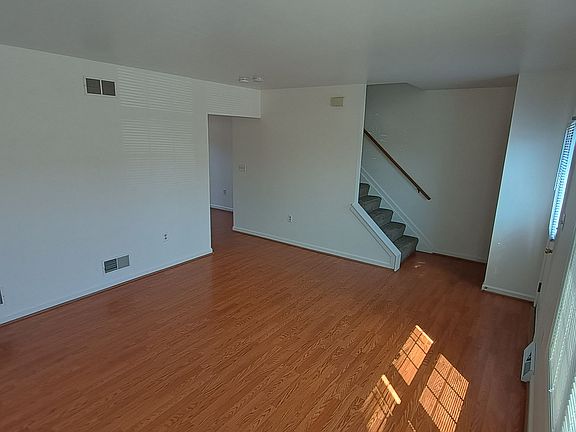 5th image of 277 Greenland Dr