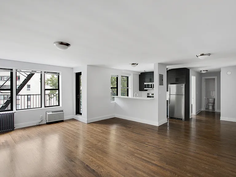 2400 Webb Ave #7K — Photo 1