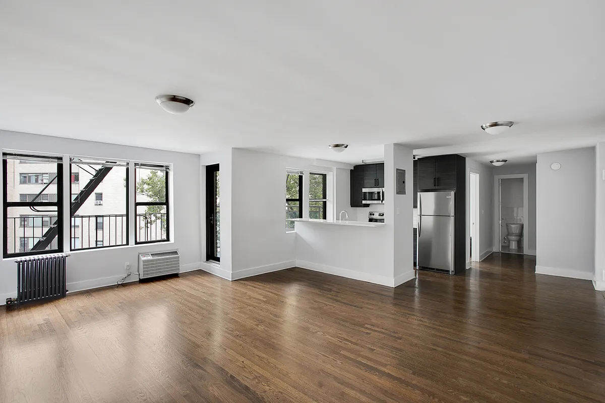 2400 Webb Avenue 07K