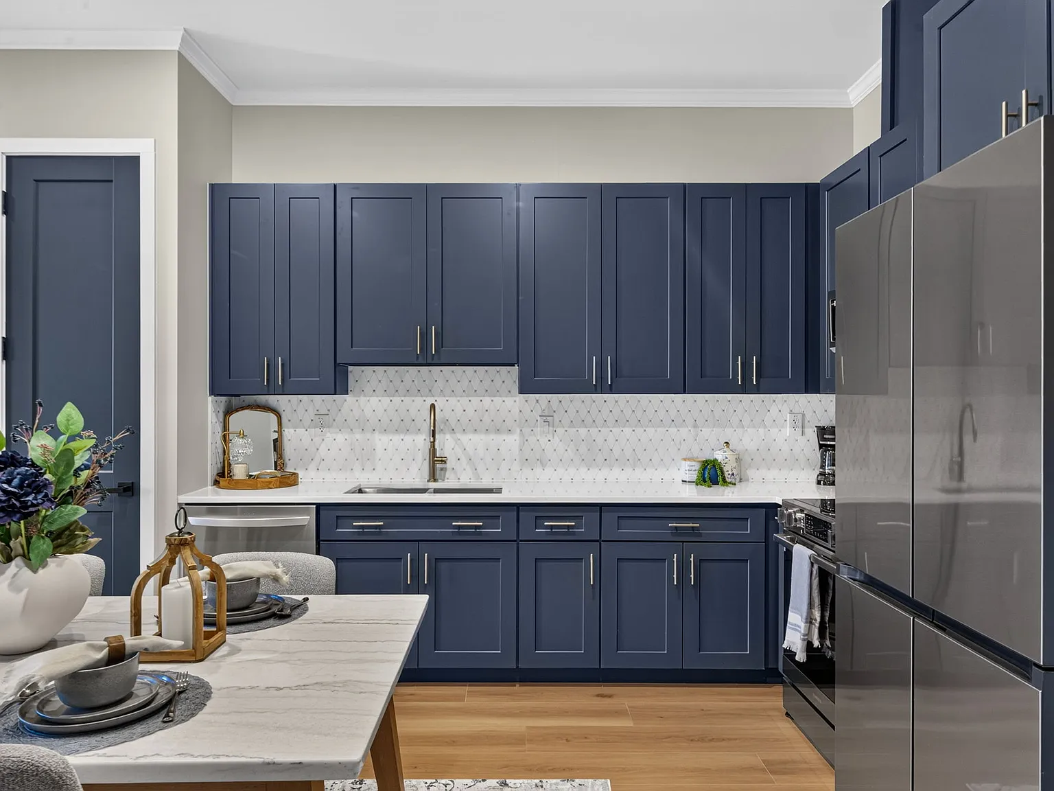 1 bed, 787 sqft, $2,300 — Photo 2