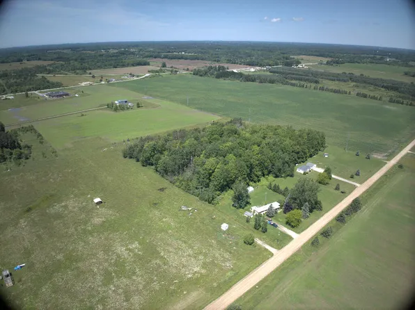 433 N Bean Rd, Scottville, MI 49454