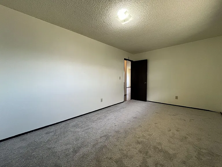 4660 NE Lombard St — Photo 20