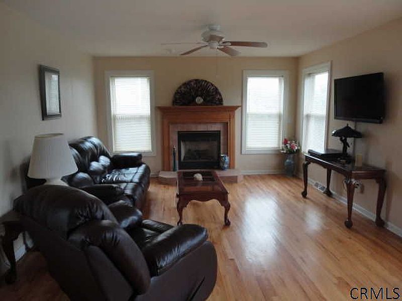 3rd image of 6 SEQUOIA Drive