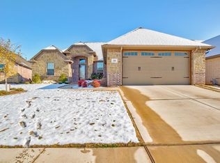 329 Paddle Boat Dr, Granbury, TX 76049