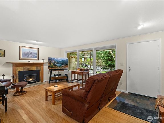 3rd image of 2515 NE 168th Street