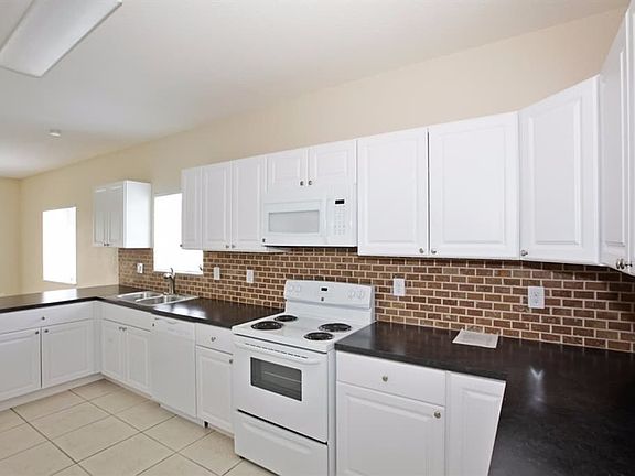 5th image of 17000 NW 52nd Ave
