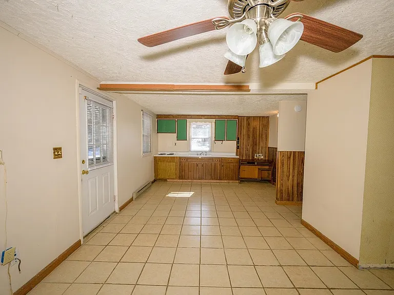 1280 W Vine St — Photo 11