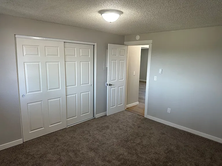 Meadow Creek Apartments — Photo 24