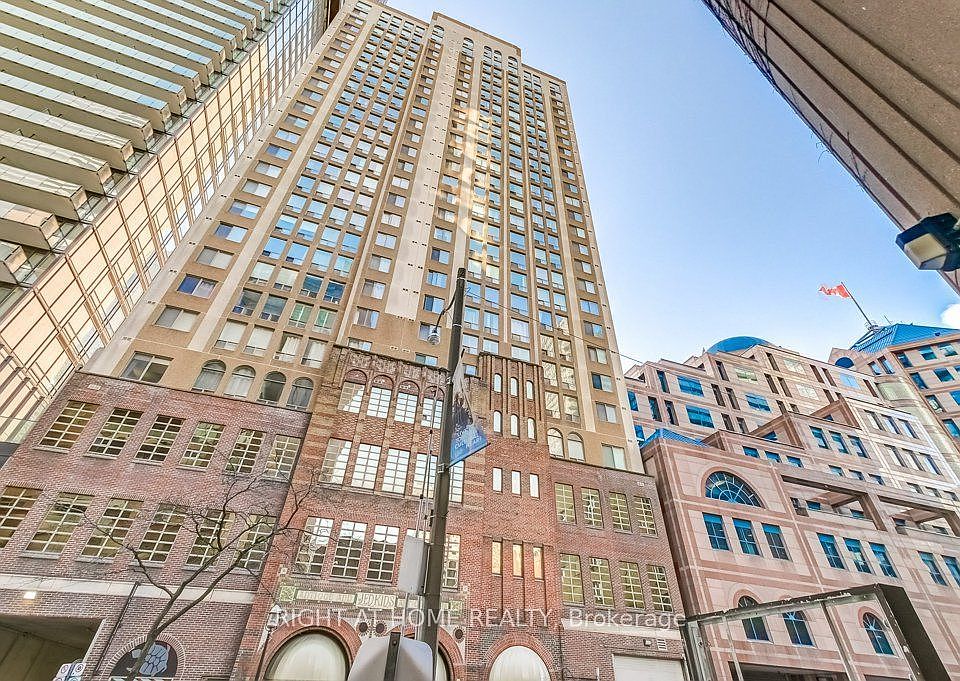 1st image of 25 Grenville St #Penthouse 2