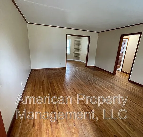 4941 S Detroit Ave — Photo 2