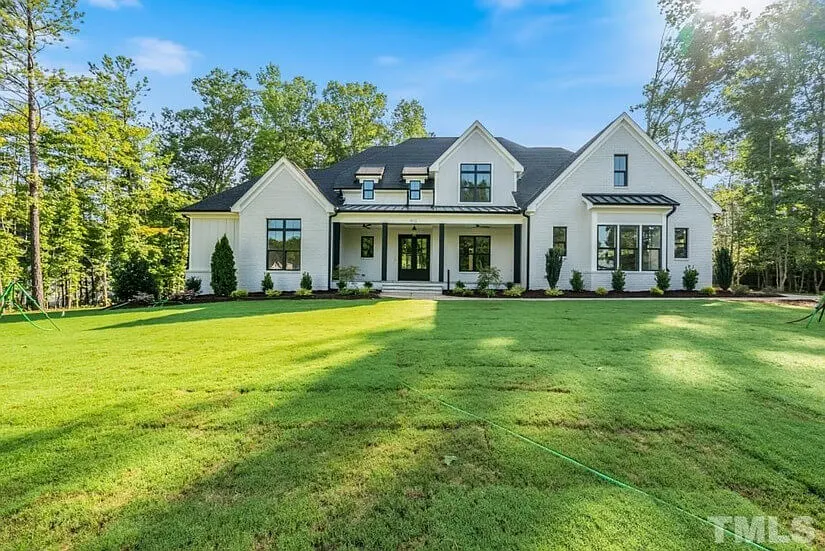 Elegant Home in the Heart of Raleigh — Photo 3