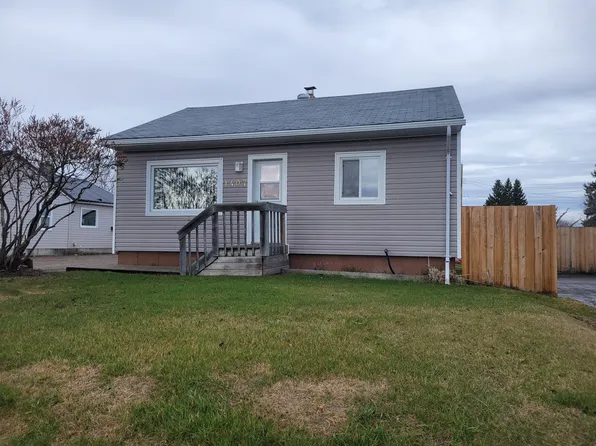 1407 8th St, Cold Lake, AB T9M 1J7
